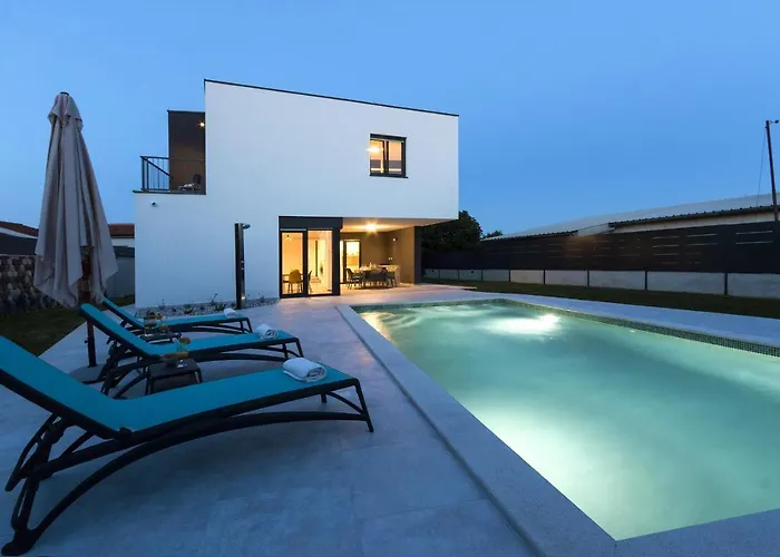 Modern 3-Bedroom Villa With A Private Pool
