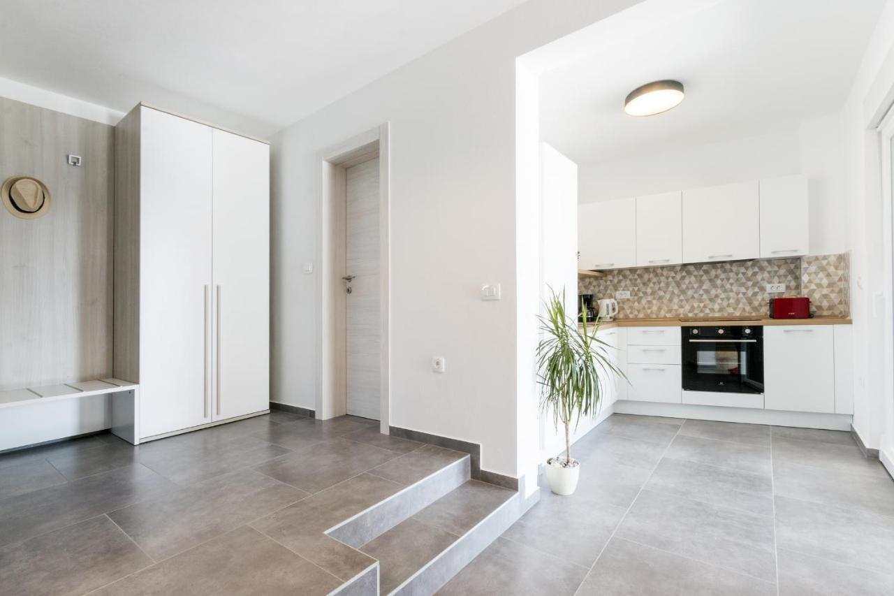 Modern 3-bedroom With A Private Pool Villa