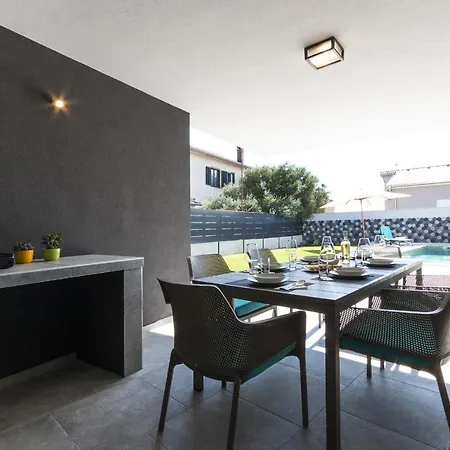 Modern 3-Bedroom Villa With A Private Pool Pula Exterior foto